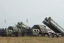 “Rồng lửa” S-300 phô diễn sức mạnh cùng “chó săn chồn” MiG-31