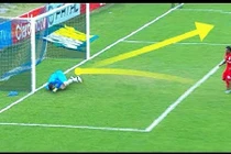 Video: Tiếc hùi hụi những pha dứt điểm không thành bàn 