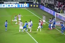 Những bàn thắng đẹp ngỡ ngàng từ đá phạt gián tiếp