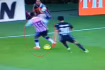 Pha lừa bóng bằng má ngoài có một không hai