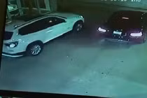 Nhóm đạo chích trộm 5 siêu xe trong nháy mắt