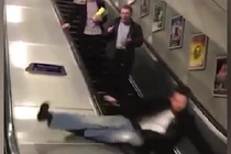 Đây là lý do đã say xỉn thì đừng đi thang cuốn