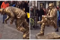 Màn biểu diễn ngồi giữa không trung đỉnh cao đến khó tin