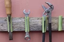 Tạo ra giá giữ đồ từ dây bơm nước siêu ấn tượng