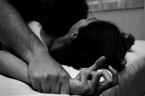 Ý: Bị hiếp dâm nhưng không la hét, tòa “bó tay” khi xử