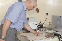 Loại giấy siêu bảo mật khiến đạo chích bó tay