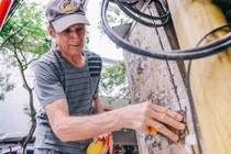 Cựu binh Mỹ gây sốt với chiến dịch làm sạch phố Hà Nội