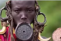 10 xu hướng làm đẹp quái đản gây sốc nhất hành tinh