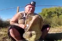 Dị nhân tay không khống chế, banh mồm cá sấu hoang dã