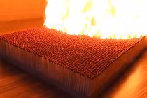 Đẹp ngỡ ngàng cảnh đốt cháy đồng loạt 6.000 que diêm