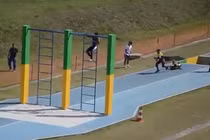 Khó nhằn với bài thi các môn phối hợp của người lính