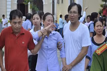 Tòa tuyên án tổng hơn 106 năm tù, kẻ cười người khóc