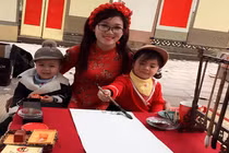 “Cô đồ” xinh đẹp mê hoặc dân mạng ngày đầu năm 