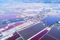 Bí ẩn hồ muối có triệu sắc màu 