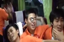 Mừng chiến thắng, U23 Việt Nam hát "Chắc ai đó sẽ về"