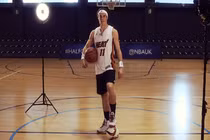 Gareth Bale trổ tài chơi bóng rổ tuyệt đỉnh