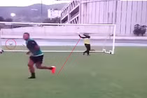 Cú đá penalty lừa đảo nhất thế giới