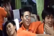 Mừng chiến thắng, U23 Việt Nam hát "Chắc ai đó sẽ về"