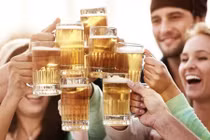 Điều gì xảy ra với con người khi uống một ly bia?