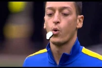 10 màn biểu diễn cùng kẹo tuyệt đỉnh của các cầu thủ