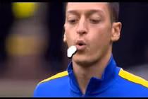 10 màn biểu diễn cùng kẹo tuyệt đỉnh của các cầu thủ