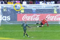 Top 20 pha đá penalty thành công đáng nhớ của các thủ môn