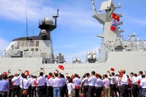 Ảnh: Chiến hạm Trung Quốc vào Cảng quốc tế Cam Ranh