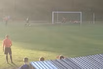 Không nhịn nổi cười với màn đá hỏng 11m như bán độ