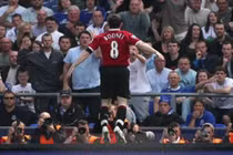 Những màn ăn mừng phá lưới đội bóng cũ gây tranh cãi