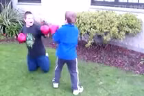 Những anh chị em "bá đạo" nhất quả đất