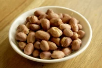 Bí quyết làm lạc rang húng lìu ngon ơi là ngon