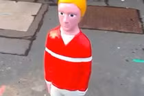 Chống phóng nhanh vượt ẩu với cột mốc giao thông hình trẻ em