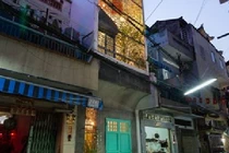 Kỳ lạ nhà ống lụp xụp triệu người mê giữa lòng Sài Gòn 