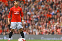 Fan Man United “phát cuồng” trước tin Ronaldo muốn rời Real Madrid
