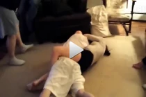 Thanh niên cứng bị bạn gái dùng đòn tủ vật ngã ngửa