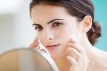 Bí kíp trị mụn bằng hỗn hợp bia tươi và nước cốt chanh