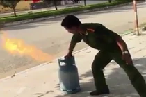 Công an hướng dẫn cách xử lý bình gas bốc cháy