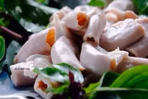 Cách luộc lòng lợn ngon hết sạch mùi hôi