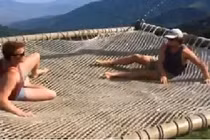 Nhìn gần chiếc võng lớn nhất thế giới