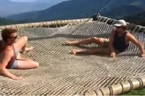 Nhìn gần chiếc võng lớn nhất thế giới