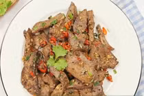 Video: Bí quyết làm món gan xào muối ớt hấp dẫn