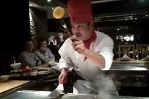 Cười ngặt nghẽo với người đầu bếp hài hước nhất thế giới
