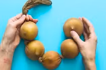 8 công dụng của tất chân phụ nữ mà bạn không biết