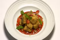 Bí quyết chế biến món cá lóc chiên sốt dâu tây