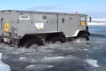  Xem “Quái vật lưỡng cư” của Nga vượt tuyết, băng biển thần sầu