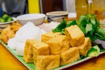 Cách thưởng thức bún đậu mắm tôm an toàn