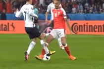 Video: Những tình huống hi hữu trong bóng đá (2)