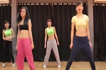 5 bài nhảy Zumba đốt cháy 150 kcal trong 15 phút