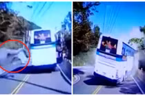 Kinh hoàng cảnh xe tải đâm vào xe buýt
