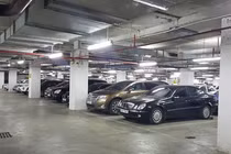 Hà Nội: Choáng váng gửi ôtô ở bãi "dát vàng" 180 triệu đồng/năm